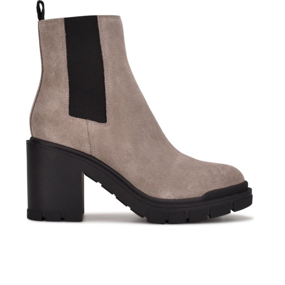 NEW Marc Fisher LTD Vanlisa Chelsea Combat Boot, Light Gray Suede, Size 10